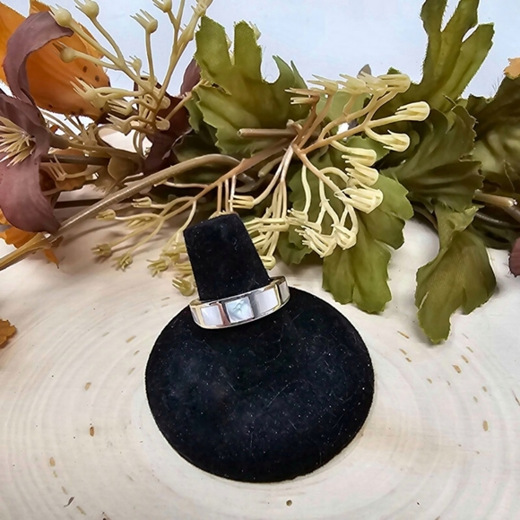 New - 925 Sterling Silver 5 Bar Mother of Pearl Ring Size 8 - Picture 3 of 6